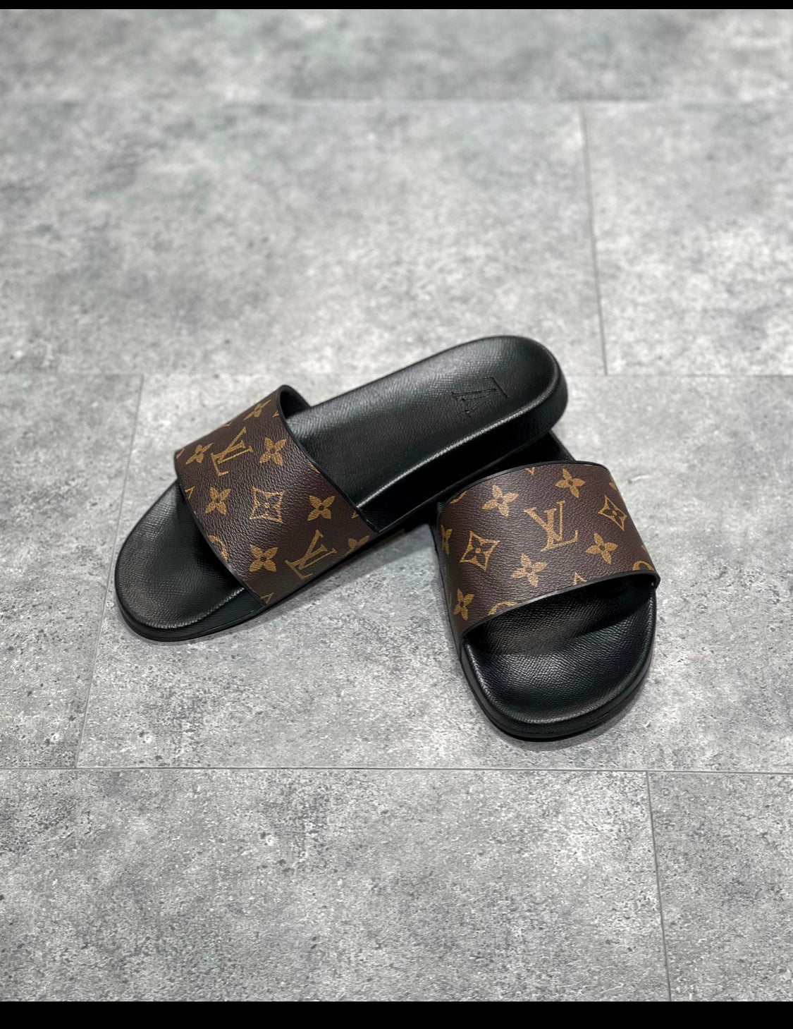 Lv mules water front invoice flip flops